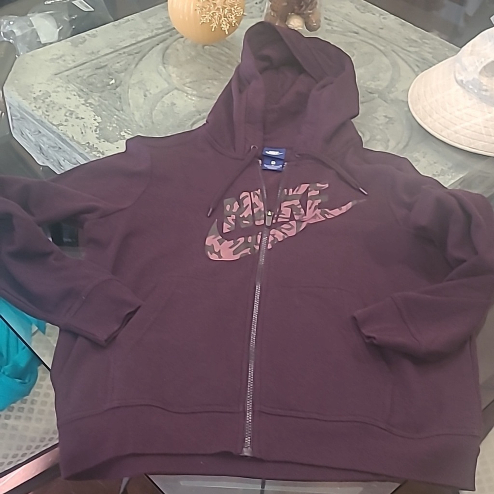 NIKE WOMEN'S PURPLE LOGO MEDIUM HOODED ZIP UP SWEATER LIKE NEW